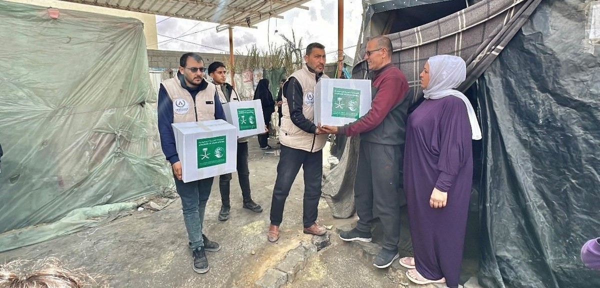 سعودی شاہ سلمان مرکز برائے امداد و انسانی خدمات انڈونیشیا اور غزہ کے متاثرین کے لئے امداد