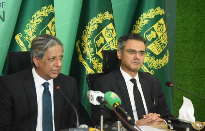 Azam Nazir Tarr