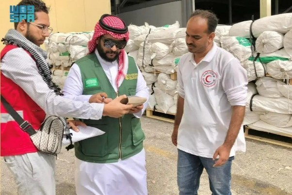 سعودی عرب کا 48 واں طیارہ غزہ کے لیے امداد لے کر مصر پہنچ گیا