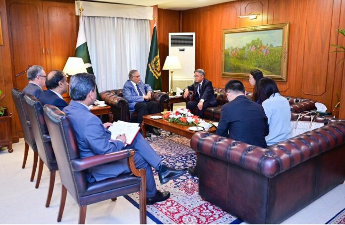 وزیر خارجہ محمد اسحاق ڈار سے پاکستان میں چین کے سفیر کی ملاقات