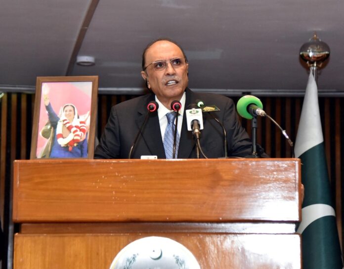 صدر آصف علی زرداری نے منتخب صدر کی حیثیت سے مسلسل 7ویں مرتبہ پارلیمنٹ کے مشترکہ اجلاس سے خطاب کرنے کامنفرد اعزاز حاصل کر لیا