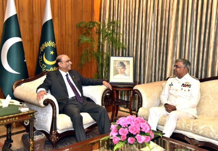 صدر مملکت آصف علی زرداری سے پاک بحریہ کے سربراہ ایڈمرل نوید اشرف کی ملاقات
