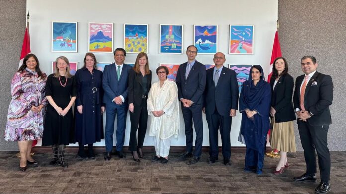 پاکستان، کینیڈا دوطرفہ سیاسی مشاورت کا پانچواں اجلاس ، کینیڈین کمپنیوں کو پاکستان میں توانائی، کان کنی اور آئی ٹی کے شعبوں میں سرمایہ کاری کرنے کی دعوت ، ترجمان دفتر خارجہ