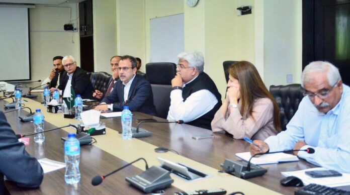 وفاقی وزیر برائے توانائی سردار اویس احمد خان لغاری سےپاکستان بزنس کونسل کے وفد کی ملاقات