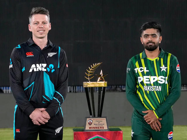 Pakistan lost by 7 wickets