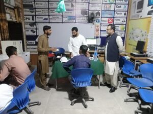 اسسٹنٹ کمشنر سمبڑیال کا مختلف سکولوں کا دورہ، سٹوڈنٹ کونسل کے انتخابات کیلئے جاری پولنگ کا جائزہ لیا