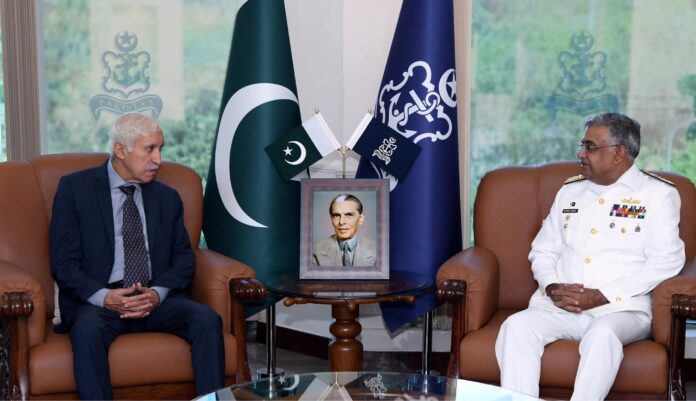 وفاقی وزیر برائے بحری امور قیصر احمد شیخ کا نیول ہیڈکوارٹرز اسلام آباد کا دورہ، چیف آف نیول سٹاف ایڈمرل نوید اشرف سے ملاقات