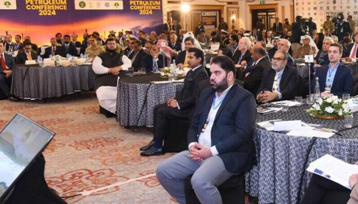 آئل اینڈ گیس کانفرنس پاکستان 2024 ،مقررین کا پٹرولیم سیکٹر کو ڈی ریگولیٹ کرنے اور اس شعبے کو فروغ دینے میں حائل رکاوٹوں کو دور کرنے کی ضرورت پر زور