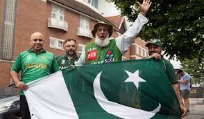 کرکٹ کے عالمی شہرت یافتہ شیدائی صوفی عبدالجلیل چاچا کرکٹ انگلینڈ میں ٹی ٹونٹی سیریز اور امریکہ میں ٹی ٹونٹی ورلڈ کپ کے لئے انگلینڈ روانہ ہو گئے
