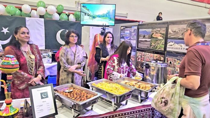 انٹرنیشنل اسکول آف برسلز کے زیر اہتمام بین الاقوامی فیسٹیول میں پاکستان پویلین نمایاں رہا