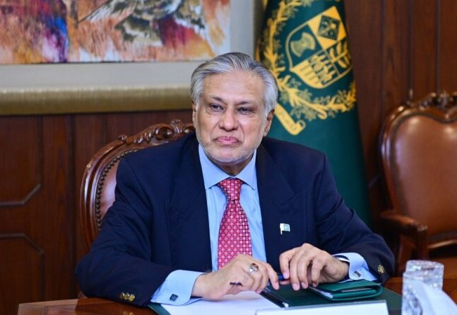 نائب وزیرِ اعظم سینیٹر محمد اسحاق ڈار کی لندن میں دولت مشترکہ کی سیکرٹری جنرل پیٹریشیا اسکاٹ لینڈ سے ملاقات Deputy Prime Minister