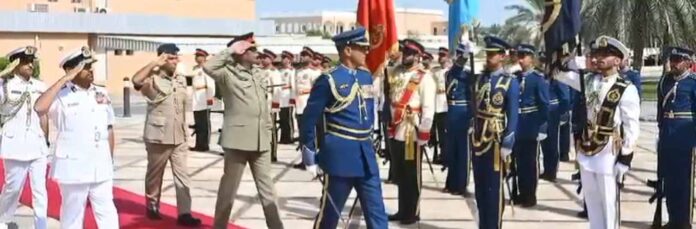 چیئرمین جوائنٹ چیفس آف سٹاف کمیٹی جنرل ساحر شمشاد مرزا کا سلطنت عمان کا دورہ ، نائب وزیراعظم ، وزیر دفاع اور وزیر شاہی دربار سے الگ الگ ملاقاتیں چیئرمین جوائنٹ چیفس آف سٹاف کمیٹی جنرل ساحر شمشاد مرزا کا سلطنت عمان کا دورہ ، نائب وزیراعظم ، وزیر دفاع اور وزیر شاہی دربار سے الگ الگ ملاقاتیں