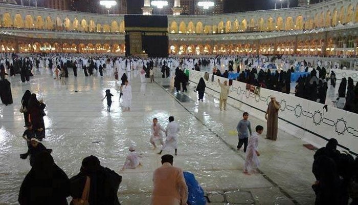 مکہ مکرمہ اور مدینہ منورہ میں بارش سے موسم خوشگوار