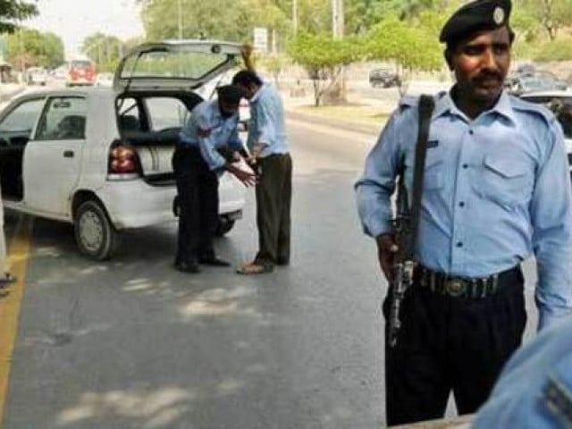 اسلام آباد پولیس نے گزشتہ 24گھنٹوں کے دوران منشیات فروشی ودیگر جرائم میں ملوث05 اشتہا ری و عادی مجرمان سمیت16جرائم پیشہ عناصر کو گرفتار کرلیا اسلام آباد پولیس نے گزشتہ 24گھنٹوں کے دوران منشیات فروشی ودیگر جرائم میں ملوث05 اشتہا ری و عادی مجرمان سمیت16جرائم پیشہ عناصر کو گرفتار کرلیا