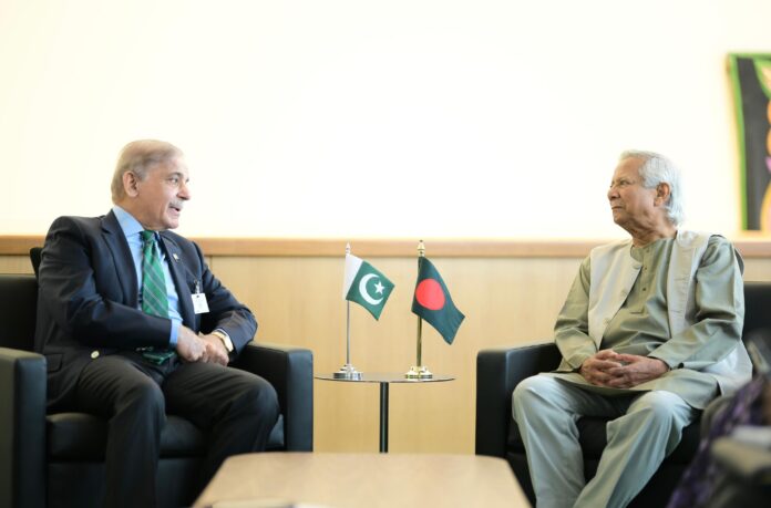 وزیرِ اعظم محمد شہباز شریف اوربنگلہ دیش کی عبوری حکومت کے چیف ایڈوائزرڈاکٹر محمد یونس کی ملاقات ، دونوں ممالک کے عوام کی ترقی کے لیے دوطرفہ، علاقائی اور کثیرالجہتی سطحوں پر مل کر کام کرنے پر اتفاق وزیرِ اعظم محمد شہباز شریف اوربنگلہ دیش کی عبوری حکومت کے چیف ایڈوائزرڈاکٹر محمد یونس کی ملاقات ، دونوں ممالک کے عوام کی ترقی کے لیے دوطرفہ، علاقائی اور کثیرالجہتی سطحوں پر مل کر کام کرنے پر اتفاق