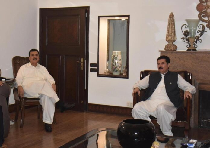 چیئرمین سینٹ سید یوسف رضا گیلانی سے گورنر خیبر پختونخوا کی ملاقات، باہمی دلچسپی کے امور ،ملکی معاشی و سیاسی صورتحال پر تفصیلی تبادلہ خیال چیئرمین سینٹ سید یوسف رضا گیلانی سے گورنر خیبر پختونخوا کی ملاقات، باہمی دلچسپی کے امور ،ملکی معاشی و سیاسی صورتحال پر تفصیلی تبادلہ خیال