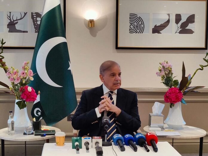 اقوام متحدہ کی جنرل اسمبلی سے اپنے خطاب میں غزہ میں فوری جنگ بندی ، تنازعہ کشمیر کے حل سمیت اہم امور پر پاکستان کا موقف دنیا کے سامنے رکھا ہے ،وزیراعظم شہبازشریف کی میڈیا سے گفتگو