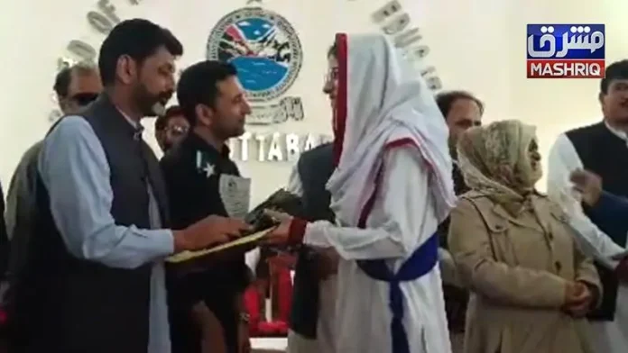 خیبرپختونخوا تعلیمی بورڈز کے انٹرمیڈیٹ نتائج کا اعلان کر دیا گیا، طالبات نے میدان مار لیا