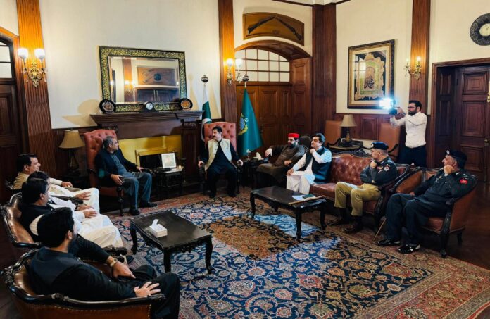 وفاقی وزیر داخلہ محسن نقوی اور گورنر خیبر پختونخوا فیصل کریم کنڈی کی زیر صدارت اہم مشاورتی اجلاس ،قیام امن کیلئے ہر ممکن کردار ادا کرنے کا متفقہ فیصلہ وفاقی وزیر داخلہ محسن نقوی اور گورنر خیبر پختونخوا فیصل کریم کنڈی کی زیر صدارت اہم مشاورتی اجلاس ،قیام امن کیلئے ہر ممکن کردار ادا کرنے کا متفقہ فیصلہ