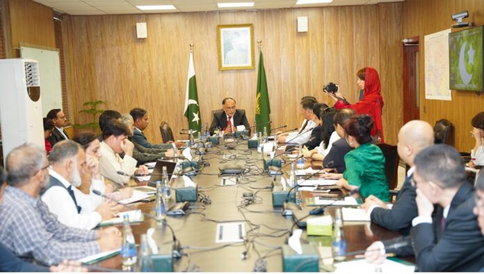 وفاقی وزیرپروفیسر احسن اقبال سے چین ایشیا اکنامک ڈویلپمنٹ ایسوسی ایشن کے وفد کی ملاقات