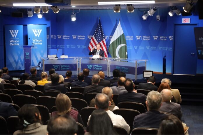 معیشت کی بہتری کے ترجیحی اقدامات سے مہنگائی میں کمی ،مختلف شعبوں کی کارکردگی میں بہتری آئی ، وزیر خزانہ و محصولات سینیٹر محمد اورنگزیب کی ولسن سینٹر میں گفتگو معیشت کی بہتری کے ترجیحی اقدامات سے مہنگائی میں کمی ،مختلف شعبوں کی کارکردگی میں بہتری آئی ، وزیر خزانہ و محصولات سینیٹر محمد اورنگزیب کی ولسن سینٹر میں گفتگو
