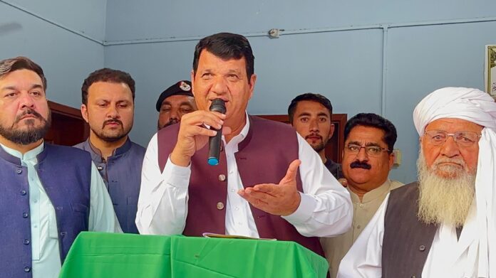 نواز شریف اور شہباز شریف ملک و قوم کی بہتری کےلئے کام کرتے ہیں،پی ٹی آئی ملک میں سیاسی استحکام نہیں چاہتی، امیر مقام
