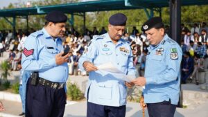 اسلام آ باد ٹریفک پولیس ایجوکیشن ونگ کی شہریوں کیلئے ٹریفک قوانین اور روڈ سیفٹی کے متعلق آگاہی مہم ، شہریوں میں زیر تعمیر فلائی اوورز اور انڈر پاسز کے متعلق ڈائیورشن پلان تقسیم