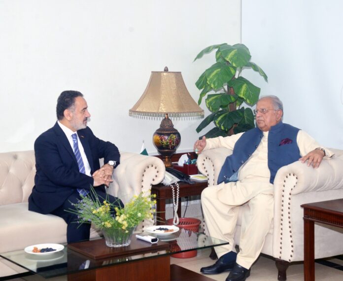 وفاقی وزیر برائے ہائوسنگ اینڈ ورکس میاں ریاض حسین پیرزادہ کی پاکستان میں ترکیہ کے سفیر سے ملاقات