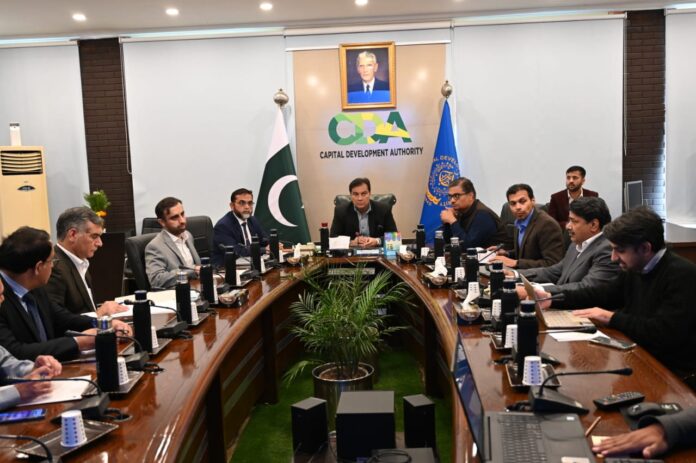 چیئرمین سی ڈی اے کی زیر صدارت فائیو سٹار ہوٹلز کے لئے مختص پلاٹس کی اوپن نیلامی اور سیکٹر C-14 کے رہائشی پلاٹس کی بیلٹنگ کے حوالے سے اجلاس کا انعقاد