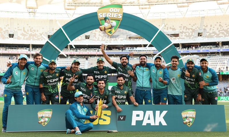 پاکستان نے 22 سال بعد آسٹریلیا کو اس کی سرزمین پر شکست دے کر ایک روزہ بین الاقوامی کرکٹ سیریز جیت کر تاریخ رقم کردی