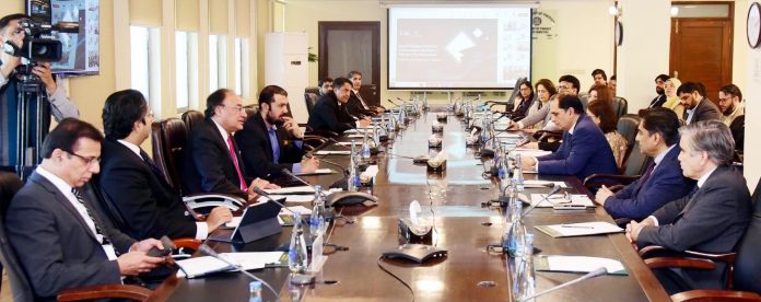 سعودی عرب کے وژن 2030 کے ماڈل سے سیکھنے کی ضرورت ہے، پائیدارترقی اور نمو کیلئے پالیسیوں کا تسلسل ضروری ہے،وفاقی وزیرخزانہ و محصولات سینیٹر محمد اورنگزیب کا سعودی عرب کی جانب سے ''امپلیمنٹیشن مینجمنٹ'' کے موضوع پر منعقدہ پہلی ورکشاپ سے خطاب