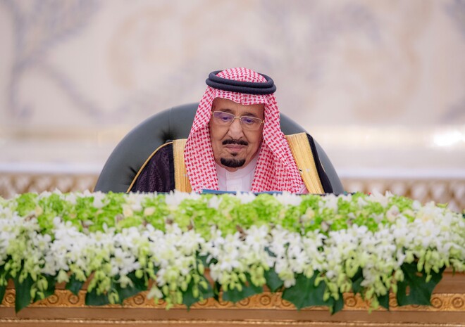 سعودی کابینہ نے ٹریفک قانون میں ترمیم کی منظوری دے دی، اس کا تعلق زائد المیعاد ڈرائیونگ لائسنس پر گاڑی چلانے کی خلاف ورزی سے ہے