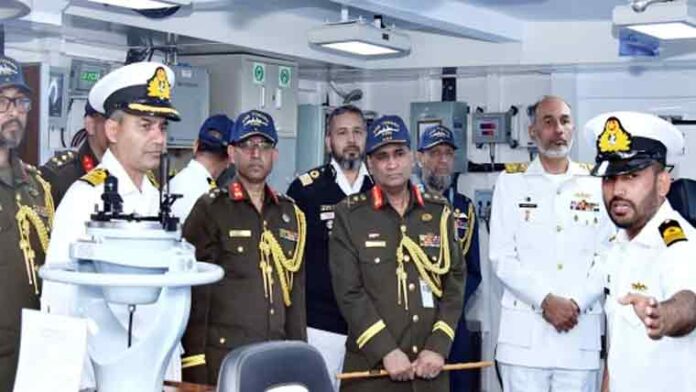 بنگلہ دیش کی مسلح افواج ڈویژن کے پرنسپل سٹاف افسر کا کراچی کا دورہ،پاک بحریہ کے افسران سے ملاقات کی