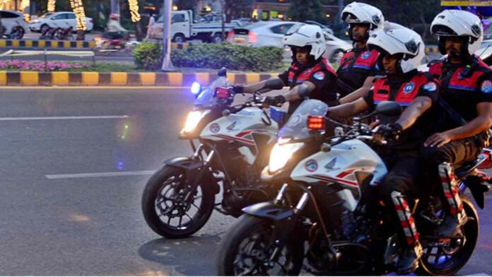 شہر لاہور میں ڈولفن سکواڈ کی اسلحہ کی نمائش کے خلاف کارروائیاں، 5ملزمان گرفتار