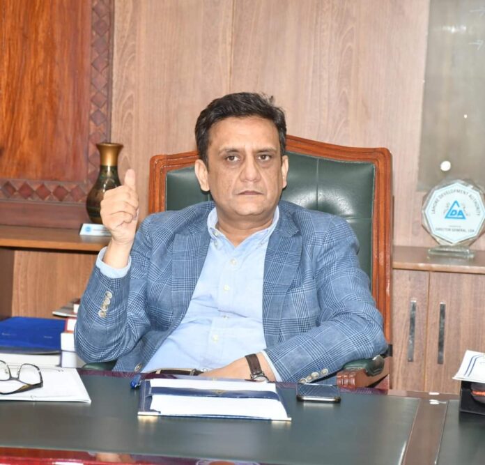 ڈی جی ایل ڈی اے کا واسا ہیڈکوارٹر کا دورہ، کال سنٹر کا معائنہ کیا