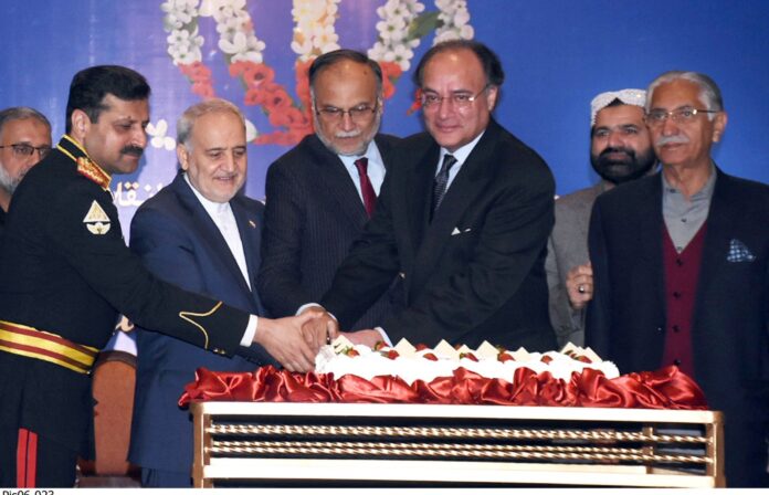 وفاقی وزیر خزانہ کی ’اسلامی جمہوریہ ایران کے قومی دن‘ کی 46ویں سالگرہ کے موقع پر ایرانی قوم کو مبارکباد