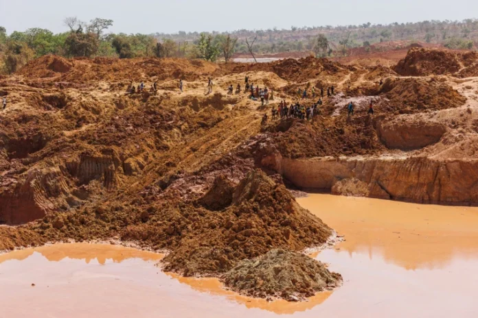 Gold mine collapses in Mali
