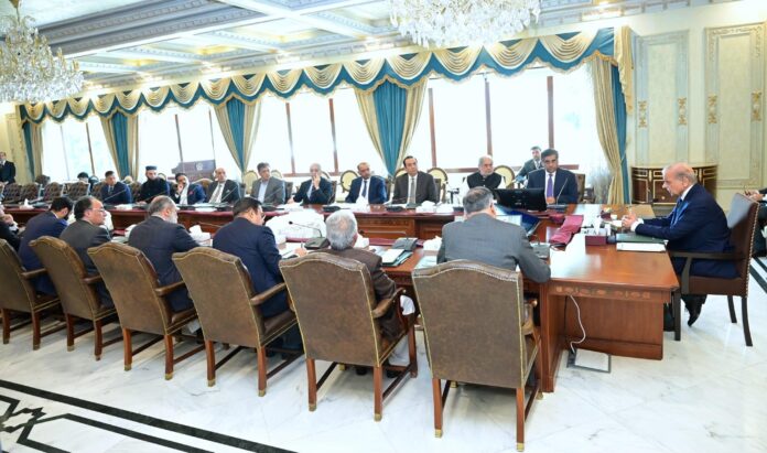حکومت ملک میں کاروباری سرگرمیوں اور سرمایہ کاری کیلئے سازگار ماحول فراہم کر رہی ہے، وزیراعظم محمد شہباز شریف کی ممتاز کاروباری شخصیات سے ملاقات میں گفتگو