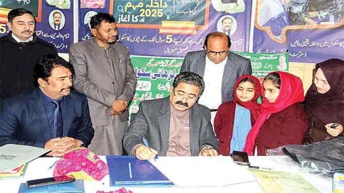 سیالکوٹ ،سکول داخلہ مہم زور و شور سے جاری