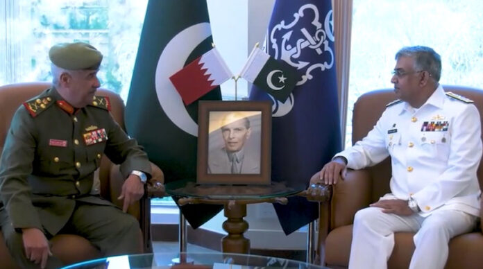 امیر البحر ایڈمرل نوید اشرف سے کمانڈر بحرین نیشنل گارڈ جنرل شیخ محمد بن عیسیٰ بن سلمان الخلیفہ کی ملاقات