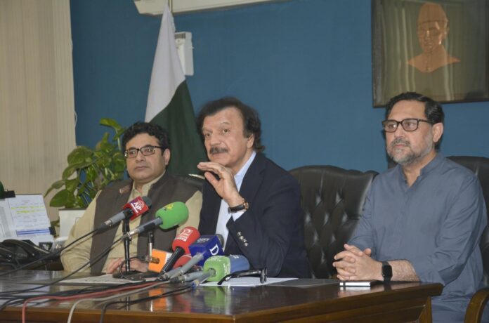 پاکستان کی معیشت تنگی سے نکل چکی، آئندہ بجٹ ترقی کا ہوگا، ہارون اختر خان