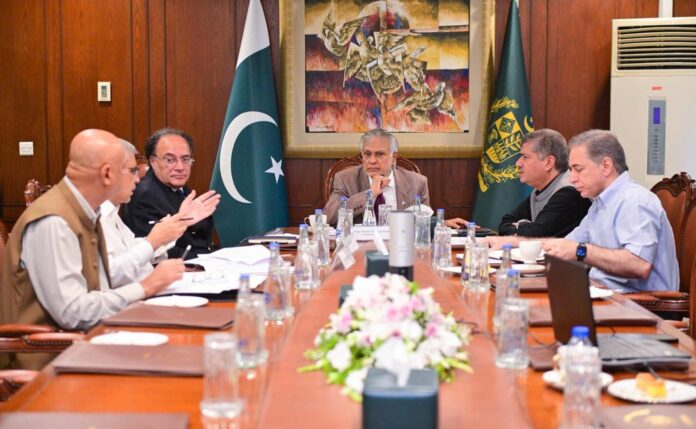 وزیر خارجہ سحاق ڈار کی بلوچستان میں ٹیوب ویلوں کی سولرائزیشن سے متعلق ایک اعلیٰ سطحی اجلاس کی صدارت