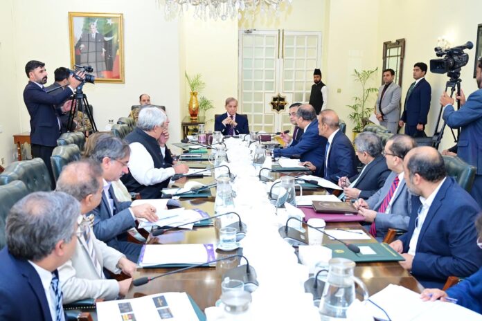 وزیراعظم محمد شہباز شریف کی زیر صدارت ایف بی آر کے امور پر اجلاس،ٹیکس نیٹ بڑھنے اور سرکاری آمدن میں اضافے کیلئے جاری اصلاحات سے عام آدمی پر ٹیکس کا بوجھ کم ہو گا،وزیراعظم