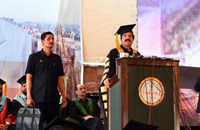 بارانی زرعی یونیورسٹی کا24واں کانووکیشن،8ہزار سے زائد گریجویٹس میں ڈگریاں تقسیم