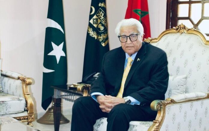 مراکش میں پاکستان کے سفیر عادل گیلانی کامراکشی اخبار کو انٹرویو