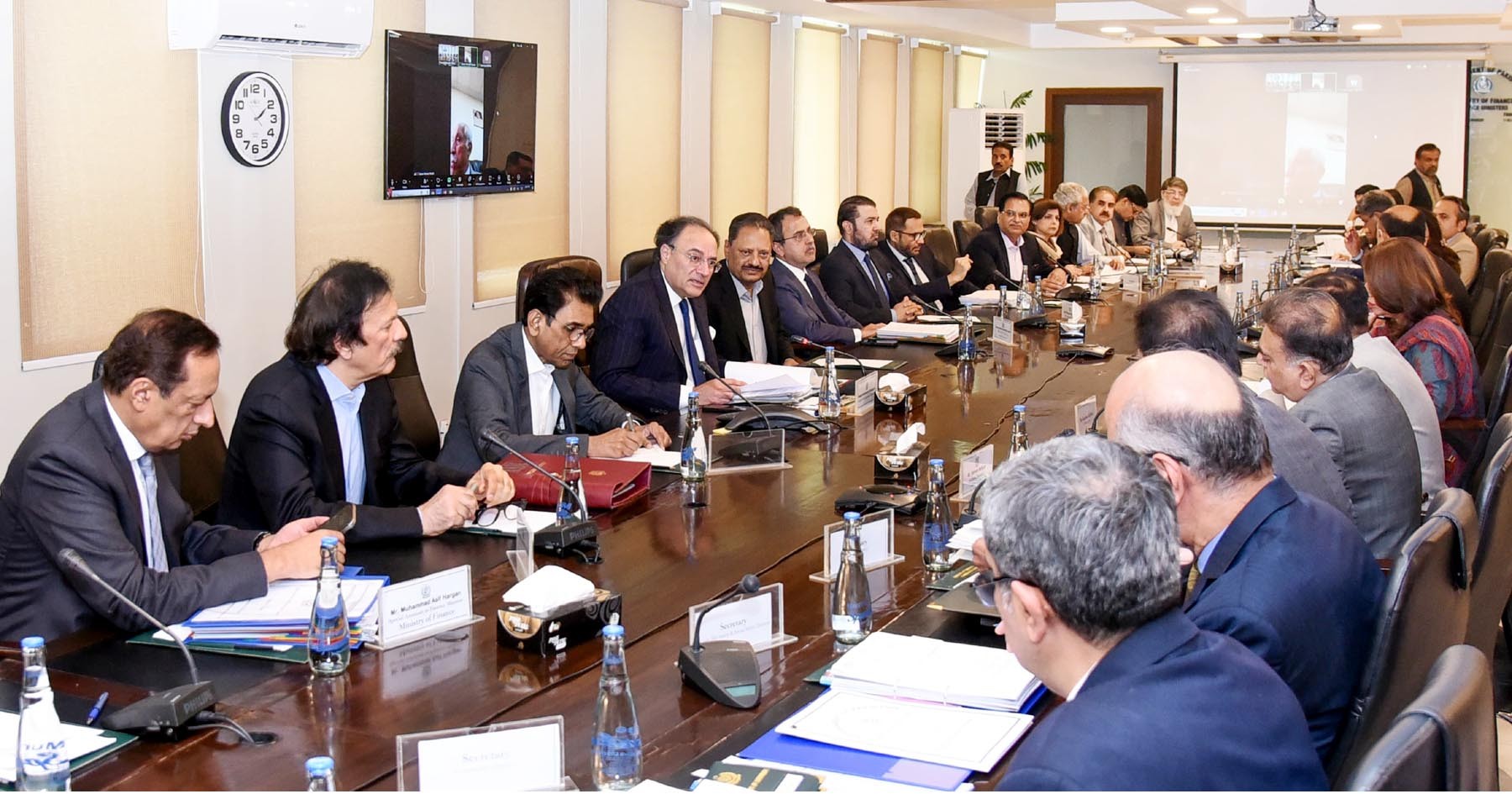 وفاقی وزیر خزانہ محمد اورنگزیب کی زیر صدارت کابینہ کی اقتصادی رابطہ کمیٹی کا اجلاس ،مختلف وزارتوں و ڈویژنز کے لیے تکنیکی ضمنی گرانٹس کی منظوری