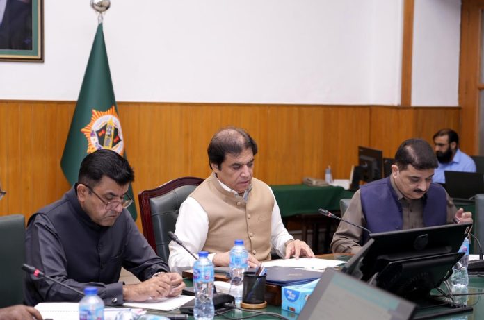 مسافروں کو ہر صورت بہتر سفر فراہم کرنا ہے، چاہے راتوں کو جاگ کر کام کرنا پڑے، محمدحنیف عباسی