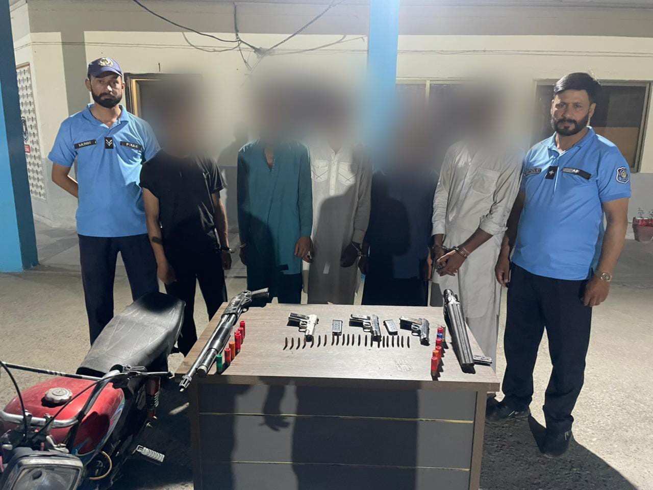 اسلام آبادپولیس کا کرپا تھانے کی حدود میں سرچ اینڈ کومبنگ آپریشن،پانچ مشتبہ افرادگرفتار