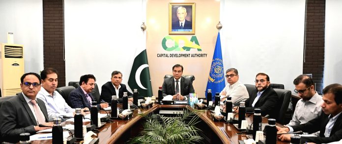 چیئرمین سی ڈی اے کی زیر صدارت اجلاس ،آن لائن سہولت پر تبادلہ خیال