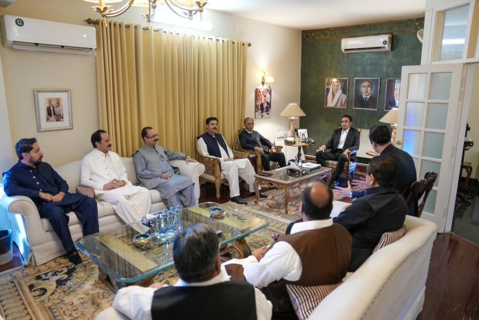 بلاول بھٹو زرداری سے پی پی پی میں شامل ہونے والے آزاد جموں و کشمیر کے سیاسی رہنمائوں کی ملاقات